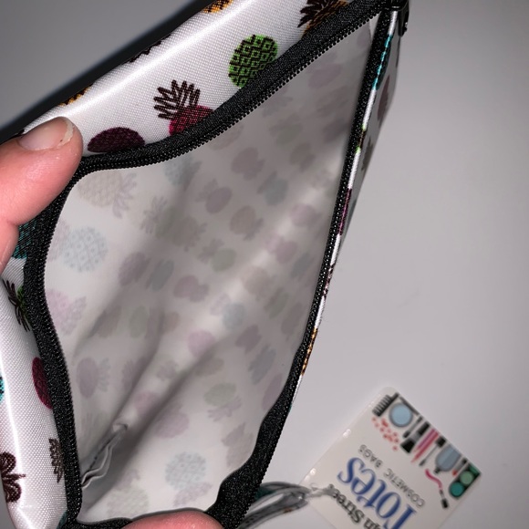 🍒BUNDLE SALE🍒Read description!🍍 cosmetic bag - Picture 3 of 4